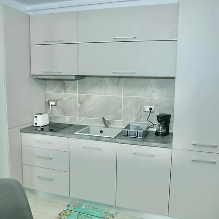 Apartament Andra Alezzi Appartamento *
